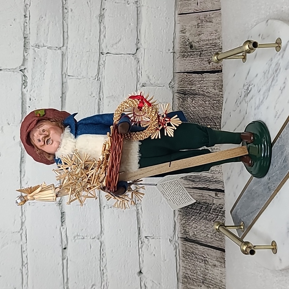 Byers' Choice Carolers Vintage 2006 Cries of London Series Straw Ornament Vendor